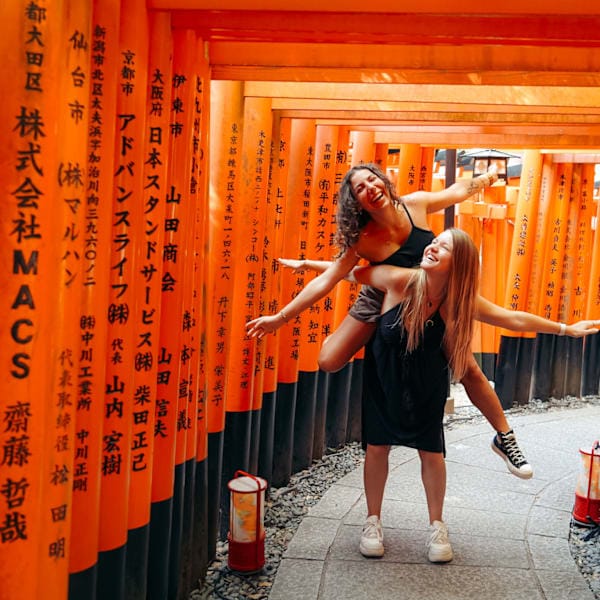 Japan Intense: Von Neonlicht zu Mönchsgesang
